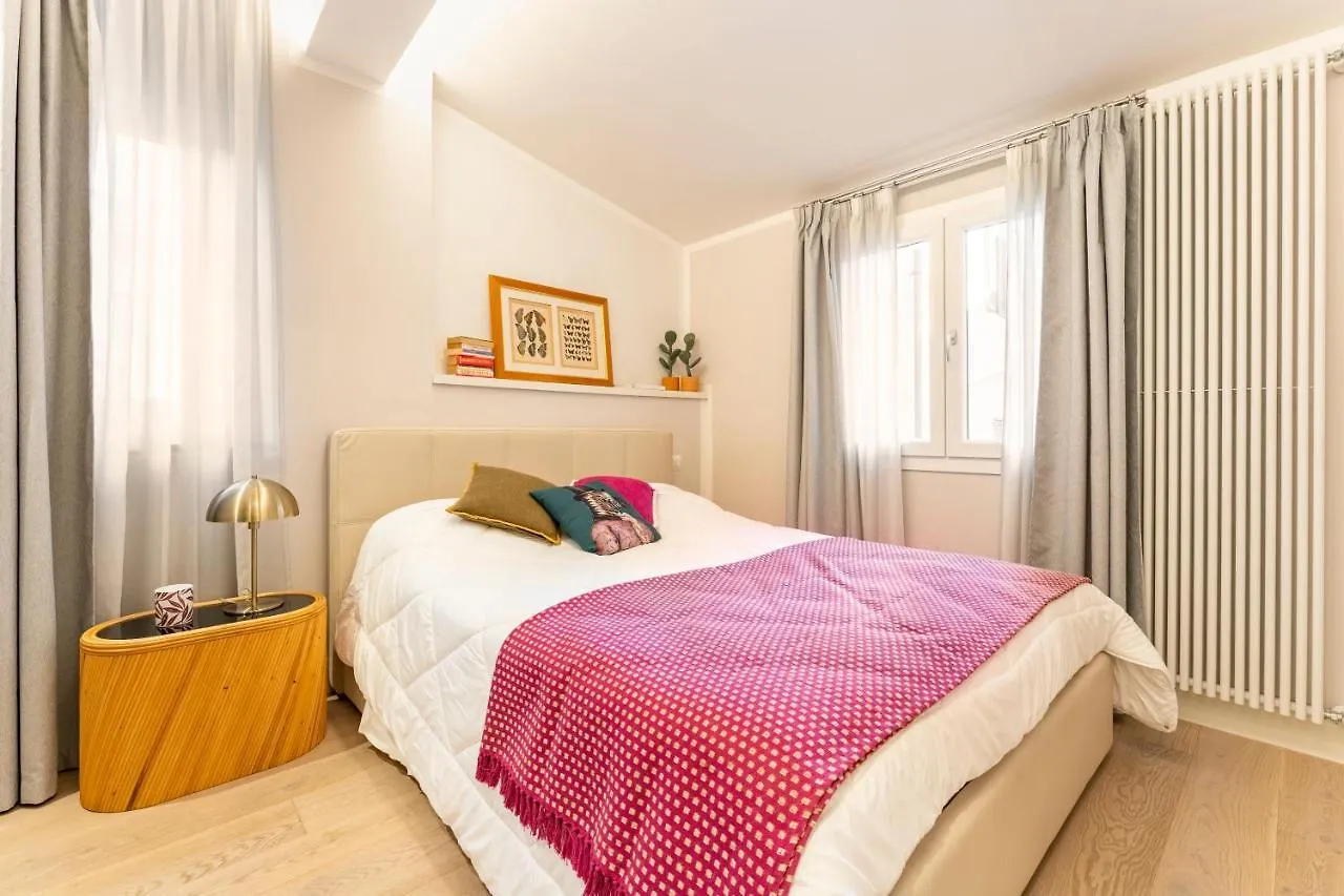 Art Apartment Luxury Sofia Suite Florens